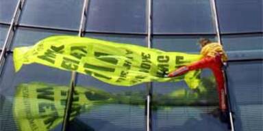 Spiderman warnt G-8-Gipfel vor Klimawandel