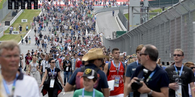 Mercedes dominiert Spielberg-Training