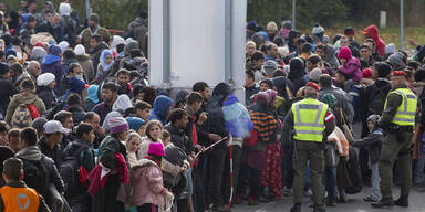20.000 stürmen unsere Grenze