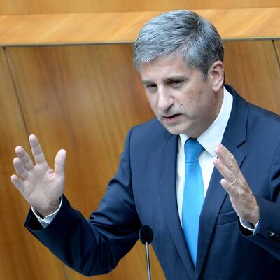 Hitzige Wortgefechte im Parlament