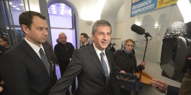 Bomben-Sieg für die Wehrpflicht