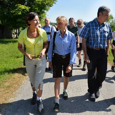 Die ÖVP-Sommertour 2013 startete die ÖVP-Spitze mit einer Wanderung.