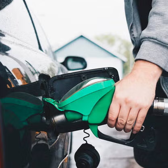 Hohe Spritpreise: Polit-Streit weitet sich aus