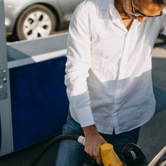 Spritpreis sinkt leicht: Experten warnen dennoch vor Ausfällen