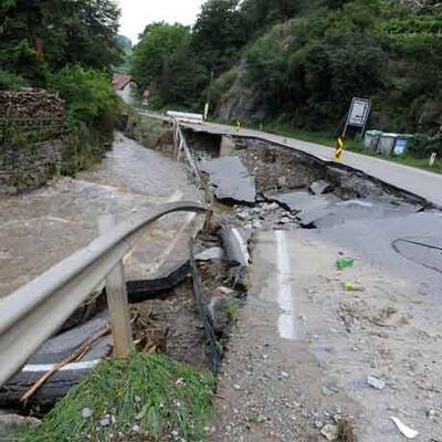 Hochwasser - Aufräumarbeiten