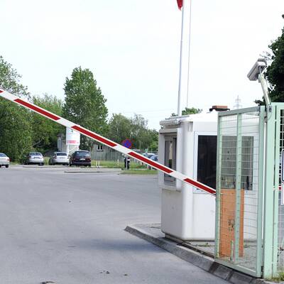 Der 41-Jährige nutzte die Gunst der Stunde bei einem Klogang und ergriff die Flucht.