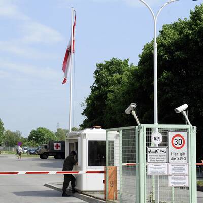 Der 41-Jährige nutzte die Gunst der Stunde bei einem Klogang und ergriff die Flucht.