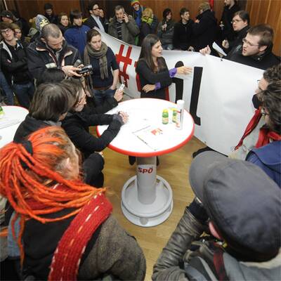Studenten besetzen SPÖ-Zentrale