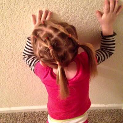 Greg Wickerst Frisurkreationen für Tochter Izzy