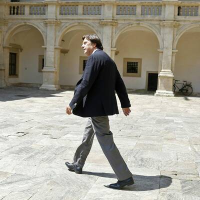 LH Voves tritt ab, Schützenhöfer wird neuer Landes-Chef.