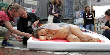 Nackt-Protest am Stephansplatz
