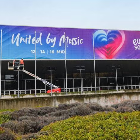 Stadthalle glänzt ab heute im Song-Contest-Look