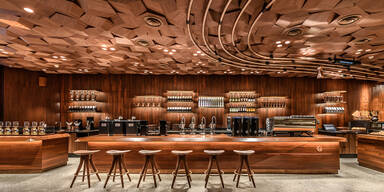 Der gr&ouml;&szlig;te Starbucks der Welt er&ouml;ffnet