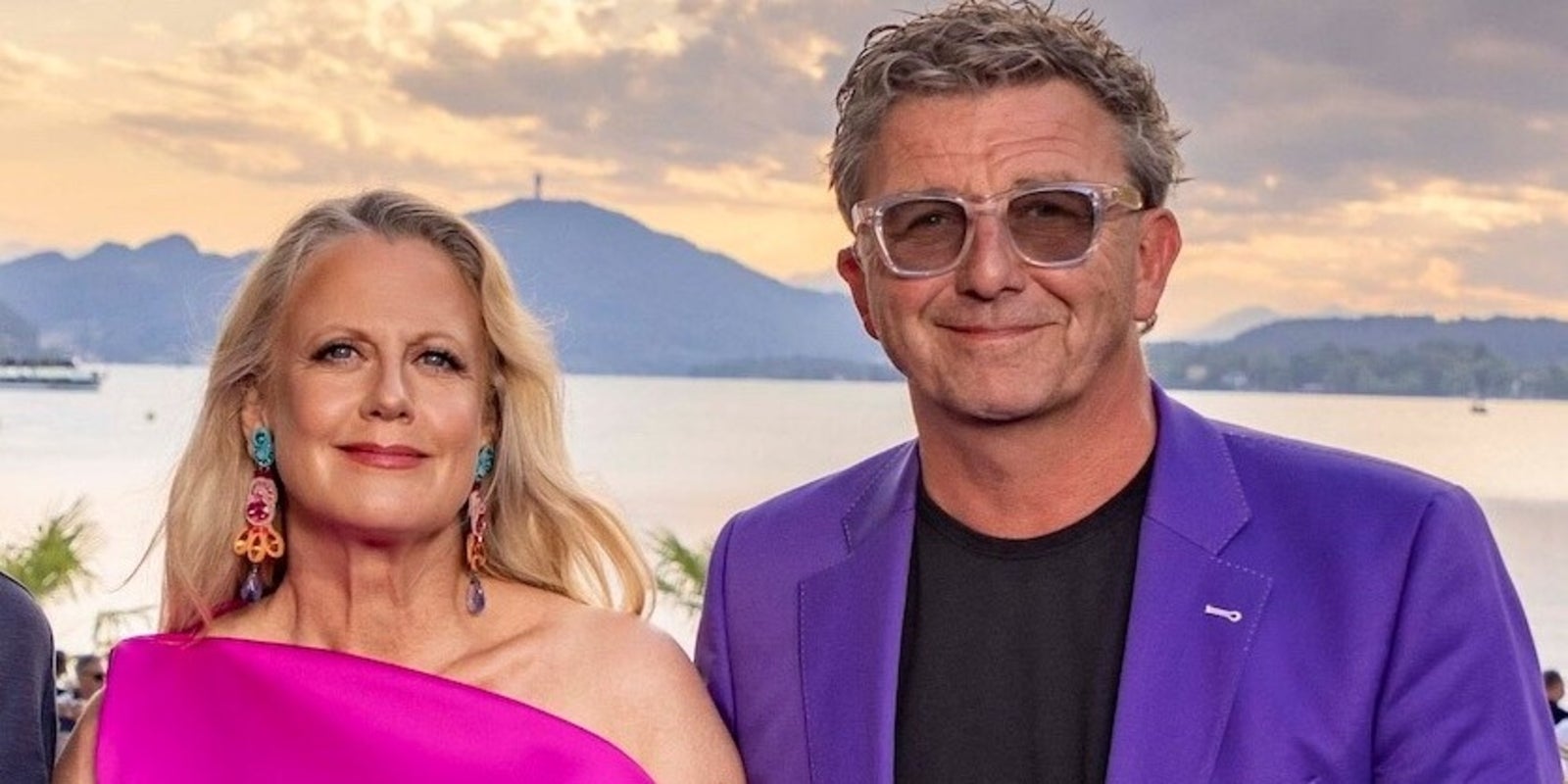 Peinliche Tonpanne bei der "Starnacht": Hans Sigl muss Schöneberger retten  - stars24