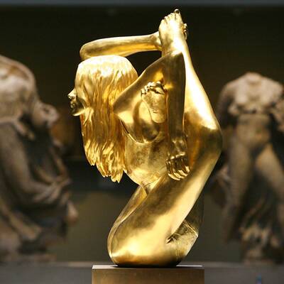 Goldene Kate Moss im British Museum enthüllt