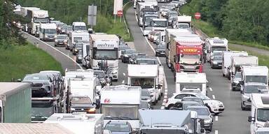 20 km Stau erwartet.