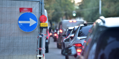 Chaos auf der A 1 nach LKW-Unfall: Stundenlange Sperre
