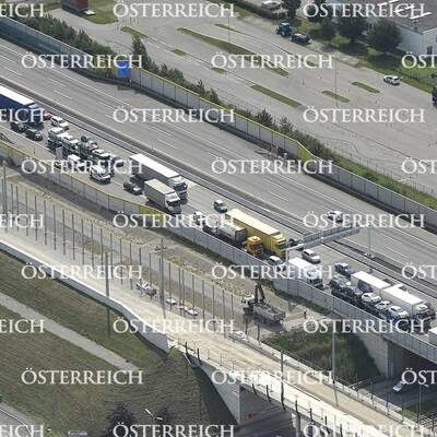 LKW-Unfall: Mega-Stau auf der A1