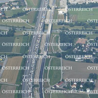 LKW-Unfall: Mega-Stau auf der A1