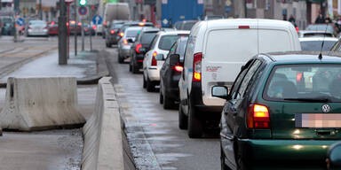 Unfälle und Staus im Frühverkehr in NÖ