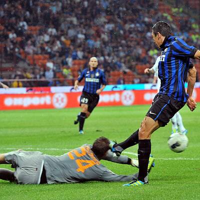 Lucio tritt Stekelenburg k.o.