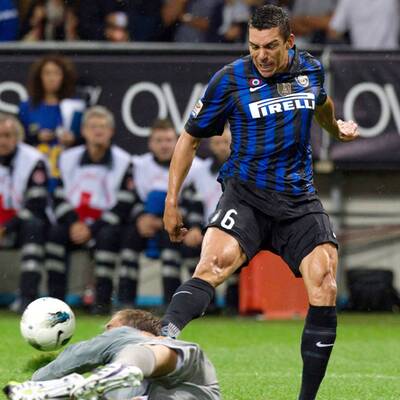 Lucio tritt Stekelenburg k.o.