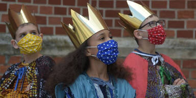 Sternsinger mit Schutzmasken