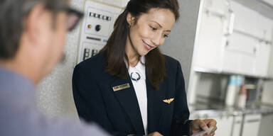 Das pr&uuml;fen Flugbegleiter beim Betreten des Fliegers wirklich