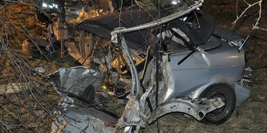 2 Tote bei Baum-Crash