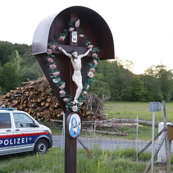 Mit Gewehr erschossen: Steirer lebte tagelang neben toter Ehefrau