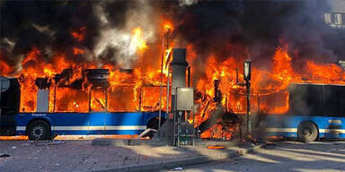 Bus in Stockholmer Stadtzentrum explodiert