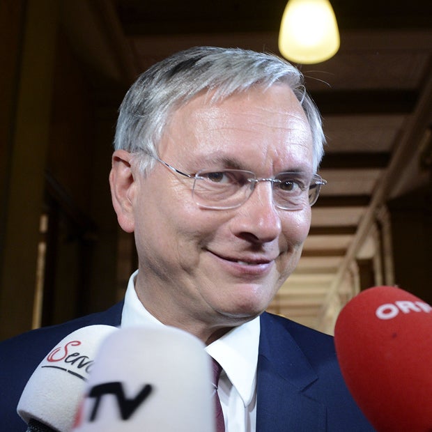 Faymanns neues Team startet