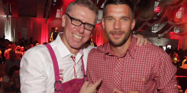 Stöger & Podolski feiern in rosa Lederhose