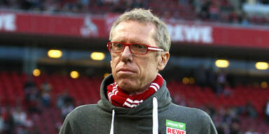 Stöger führt Köln in die Bundesliga 