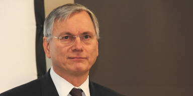 Vorratsdaten: St&ouml;ger gegen Mikl-Leitner