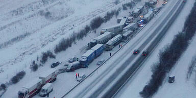 Massenkarambolage auf A1 - ein Toter 