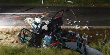 17-Jähriger stirbt bei Frontal-Crash 
