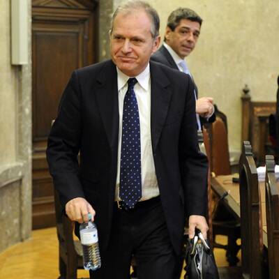 Der erste Prozess-Tag: Der ehemalige Minister weist jede Schuld von sich