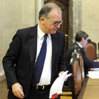 Der erste Prozess-Tag: Der ehemalige Minister weist jede Schuld von sich