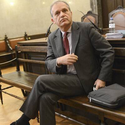 Der erste Prozess-Tag: Der ehemalige Minister weist jede Schuld von sich