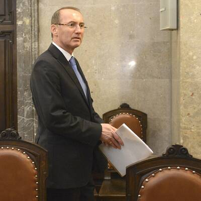 Der erste Prozess-Tag: Der ehemalige Minister weist jede Schuld von sich