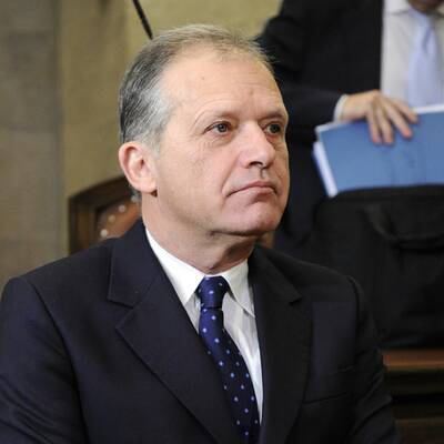 Der erste Prozess-Tag: Der ehemalige Minister weist jede Schuld von sich