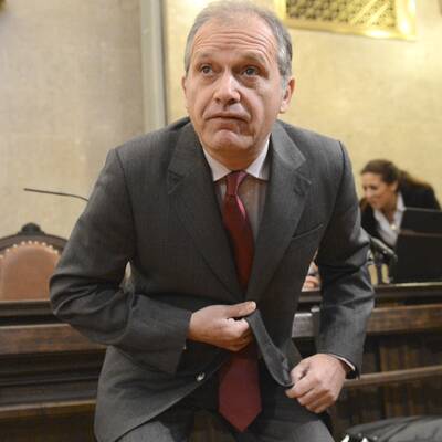 Der erste Prozess-Tag: Der ehemalige Minister weist jede Schuld von sich