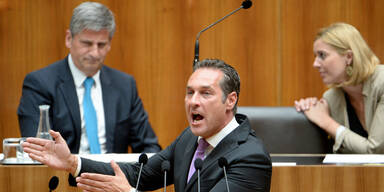 Schrei-Duelle im Parlament