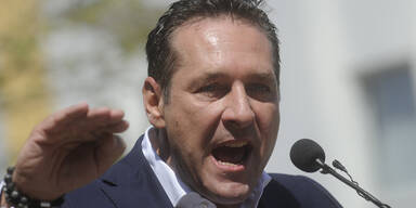 Strache lässt sich von Wahrsagerin beraten