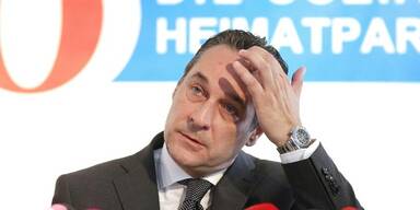 Strache-Fans drohen Kern mit "9mm"