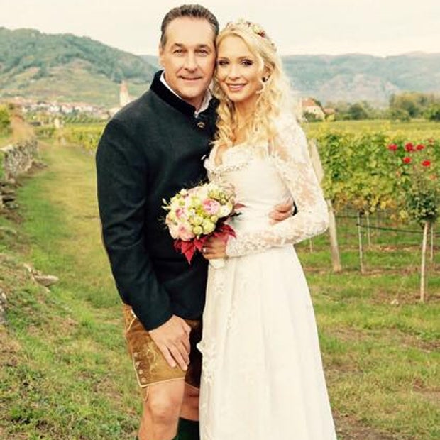 Strache zeigt seine Hochzeitsfotos