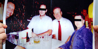 Strache zeigt Foto von Finz und Küssel