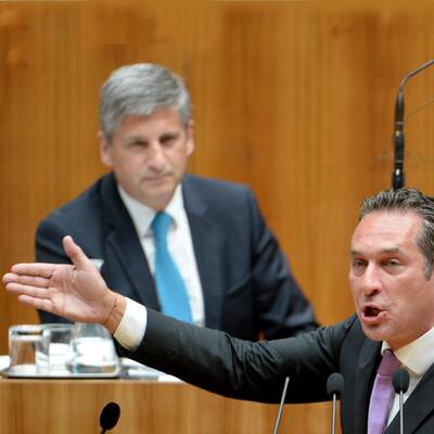 Hitzige Wortgefechte im Parlament