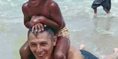 Hier spielt Obama mit dem Opa